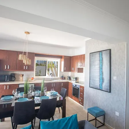 Tonia Seaview Villa *