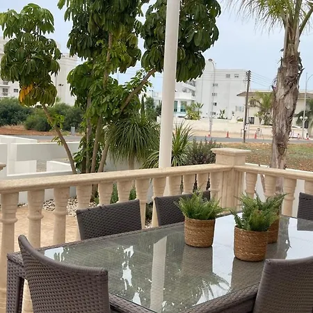 Willa Tonia Seaview Protaras