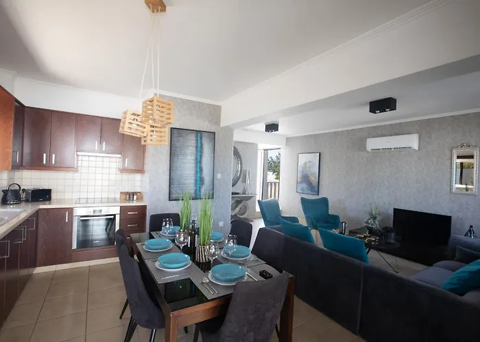 Tonia Seaview * פרוטאראס