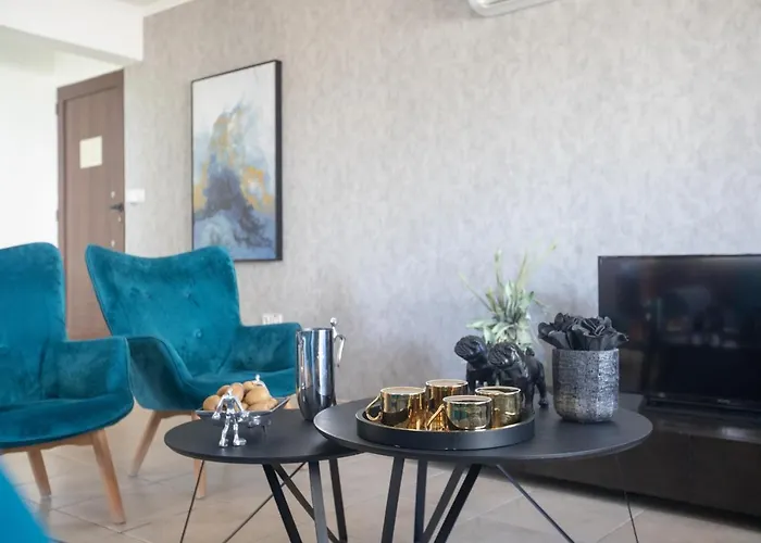 Tonia Seaview * פרוטאראס