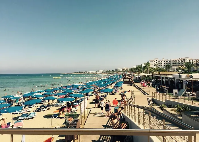 Tonia Seaview וילה