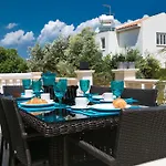 Tonia Seaview * بروتاراس