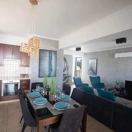 Tonia Seaview * Protarász