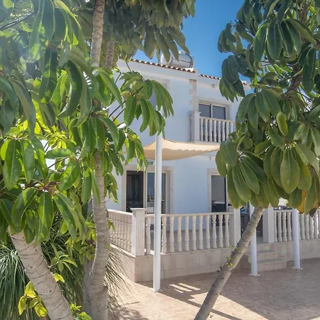 Tonia Seaview Villa Protarász