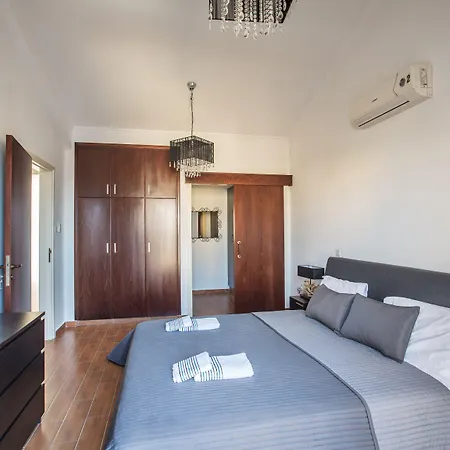 Tonia Seaview * Protarász