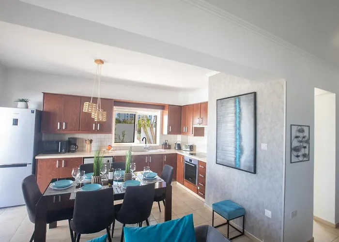 Tonia Seaview Villa *