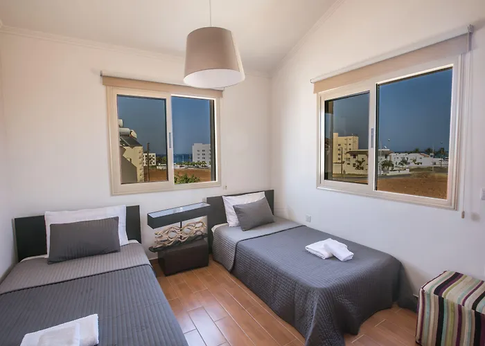 Tonia Seaview Vila *