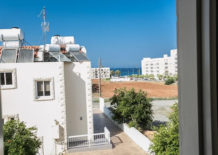 Tonia Seaview Vila *