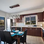 Villa Tonia Seaview *